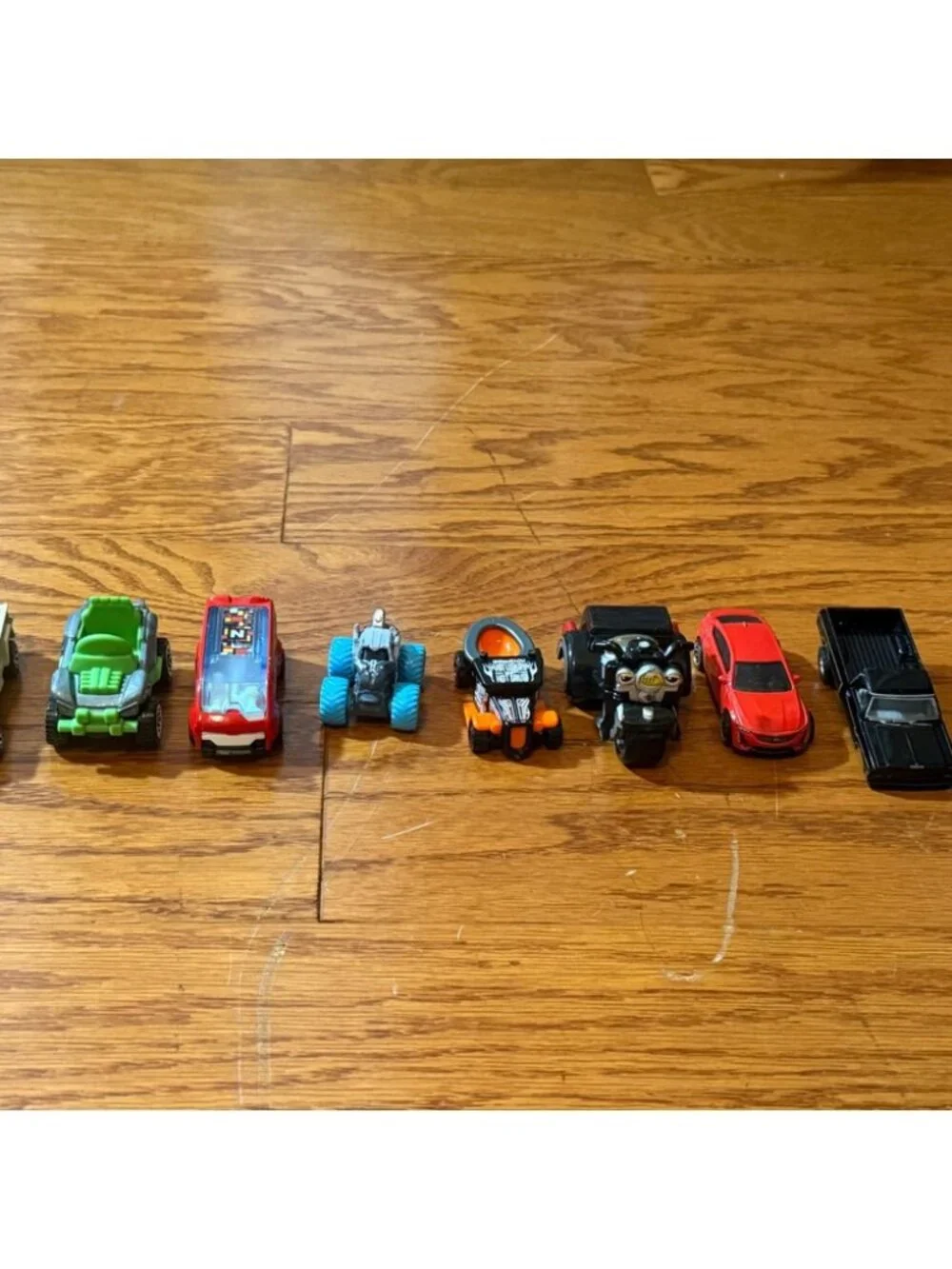 Lot of Vintage DieCast Card Including 22 Hotwheels, Excellent Condition